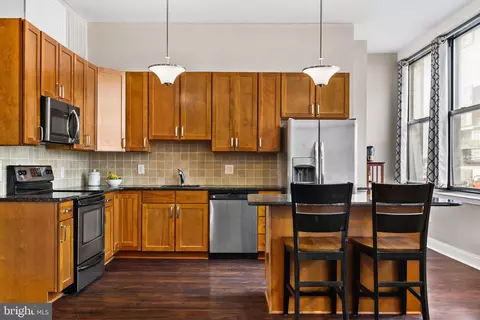 1100 S Broad St #305B, Philadelphia, PA 19146