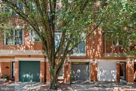 334 S Quince St, Philadelphia, PA 19107