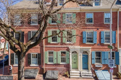 331 S 6th St, Philadelphia, PA 19106