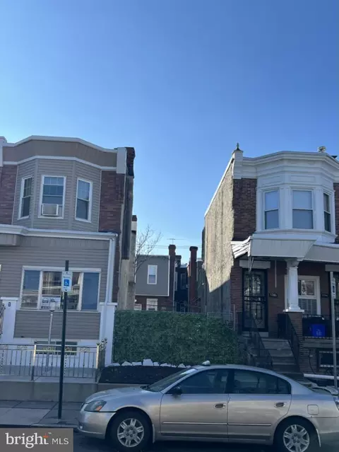 5648 Pine St, Philadelphia, PA 19143