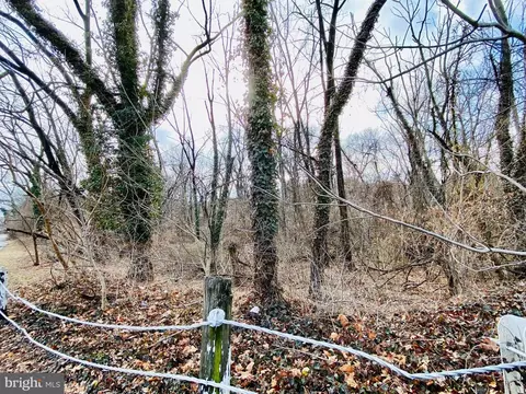 3798 Chalfont Dr, Philadelphia, PA 19154