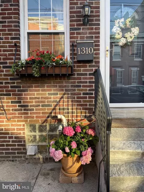 1310 E Berks St, Philadelphia, PA 19125