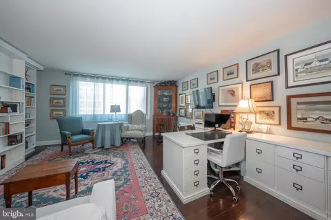 1919 Chestnut St #2423, Philadelphia, PA 19103