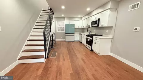 907 Salter St, Philadelphia, PA 19147