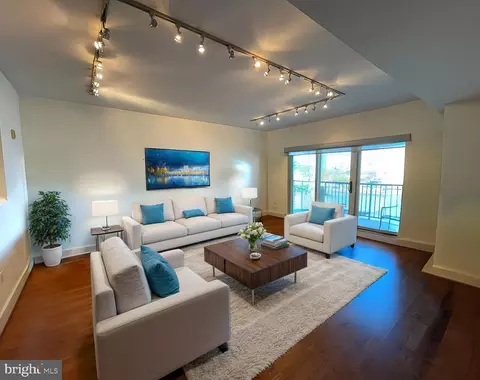 717 S Chris Columbus Blvd #515, Philadelphia, PA 19147