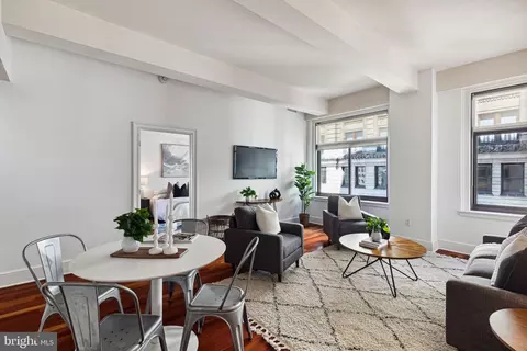 1500 Chestnut St #8H, Philadelphia, PA 19102