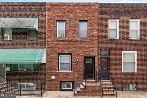 2047 S Beechwood St, Philadelphia, PA 19145