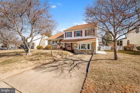 2821 Hargrave St, Philadelphia, PA 19136
