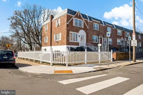 670 E Annsbury St, Philadelphia, PA 19120