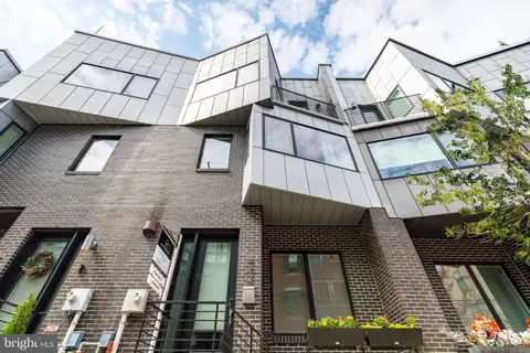 822 N Lawrence St, Philadelphia, PA 19123