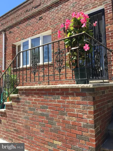 2734 S Iseminger St, Philadelphia, PA 19148