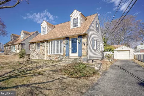 8132 Winthrop St, Philadelphia, PA 19136