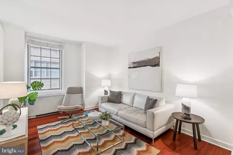 219 S 29 S 18th St #1006, Philadelphia, PA 19103