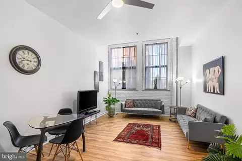 315 New St #216, Philadelphia, PA 19106