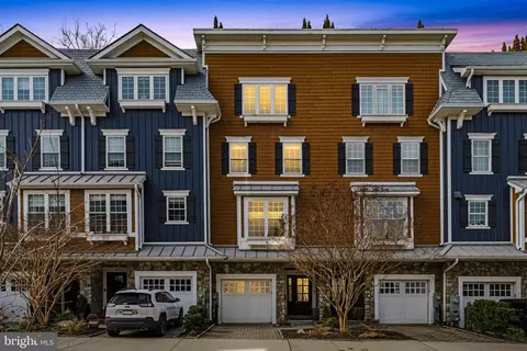 4734 Cross St, Philadelphia, PA 19127