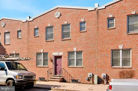 2996 Almond St, Philadelphia, PA 19134