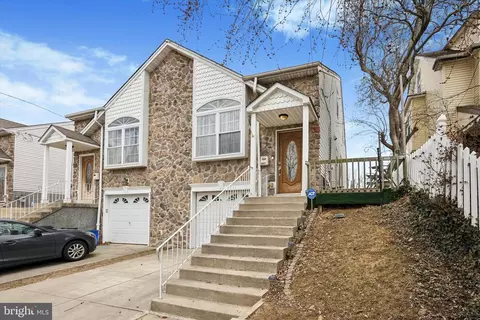 4617 Linden Ave #B, Philadelphia, PA 19114