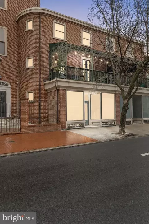 736 38 Pine St #C, Philadelphia, PA 19106