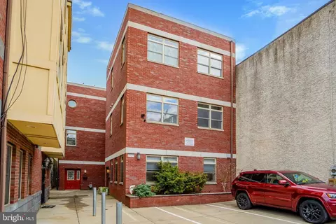 1029 Christian St #A, Philadelphia, PA 19147