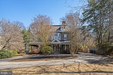 42 Summit St, Philadelphia, PA 19118