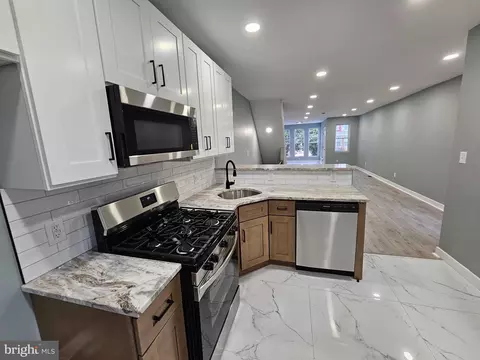 318 E Clarkson Ave, Philadelphia, PA 19120