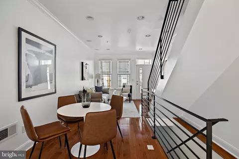 432 Mercy St, Philadelphia, PA 19148