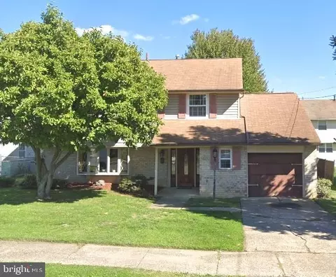 1863 Greymont St, Philadelphia, PA 19116