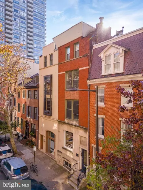 2020 Locust St, Philadelphia, PA 19103