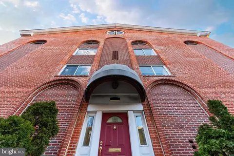 1112 20 Lombard St, Philadelphia, PA 19147