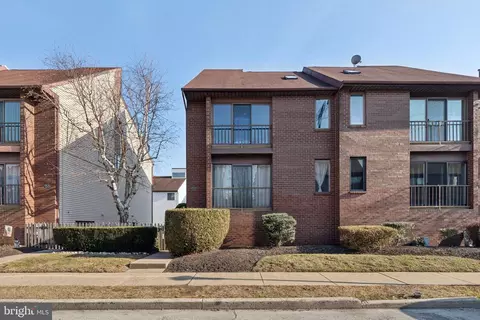 9537 James St #8A, Philadelphia, PA 19114