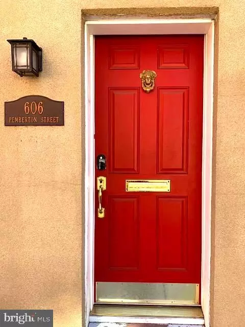 606 Pemberton St, Philadelphia, PA 19147