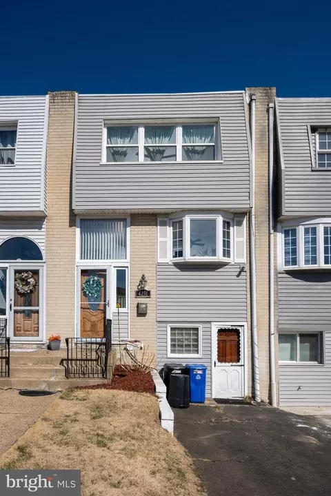4231 Fairdale Rd, Philadelphia, PA 19154
