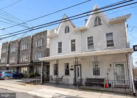 327 Delmar St, Philadelphia, PA 19128