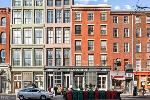 36 S Strawberry St #27, Philadelphia, PA 19106