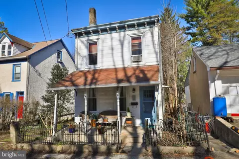 745 Hendren St, Philadelphia, PA 19128