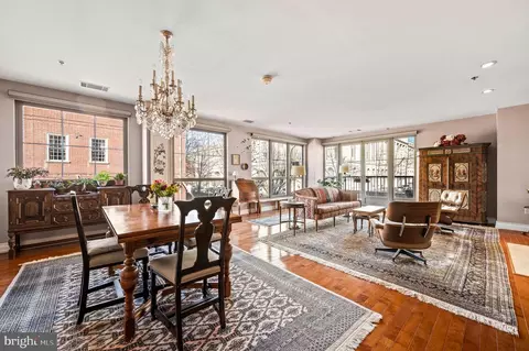 121 35 Walnut St #201, Philadelphia, PA 19106