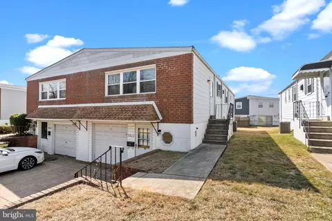 9822 Cowden St, Philadelphia, PA 19115