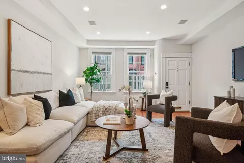 723 S 2nd St, Philadelphia, PA 19147