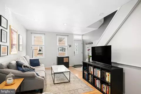 244 Sigel St, Philadelphia, PA 19148