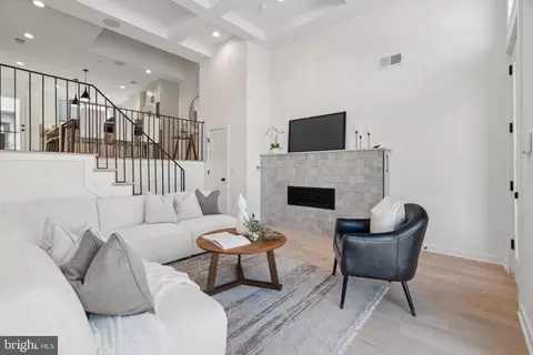 958 Wendle Ct, Philadelphia, PA 19123