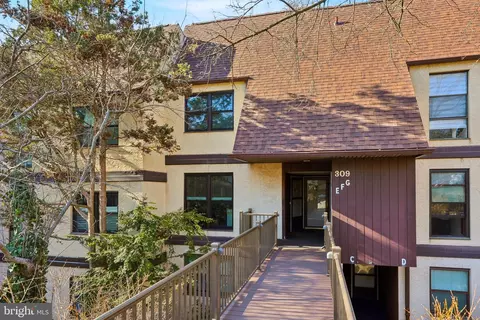 309 Shawmont Ave #2E, Philadelphia, PA 19128