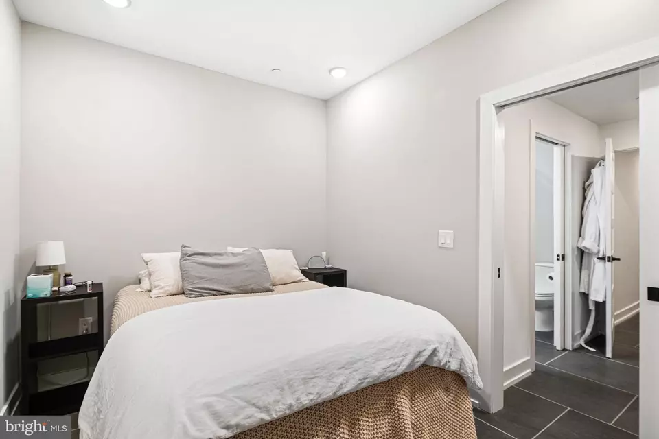  1525 Catharine St #1, Philadelphia, PA 19146 photo 15