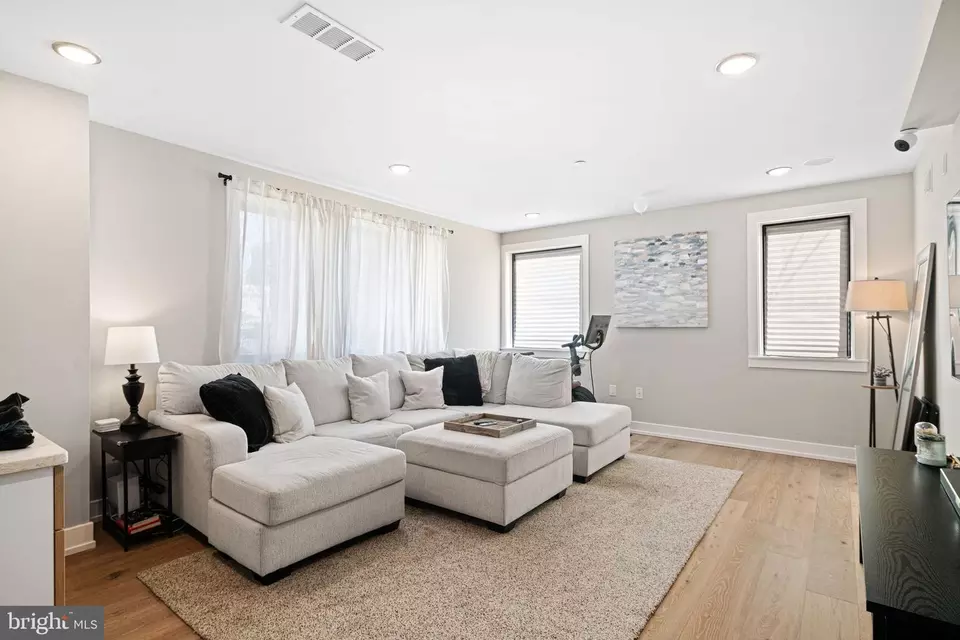  1525 Catharine St #1, Philadelphia, PA 19146 photo 9