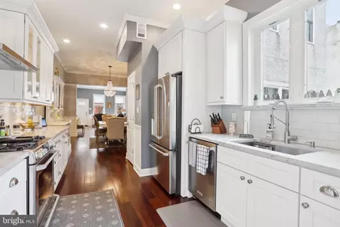 945 S 3rd St, Philadelphia, PA 19147