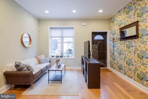 2911 W Flora St, Philadelphia, PA 19121