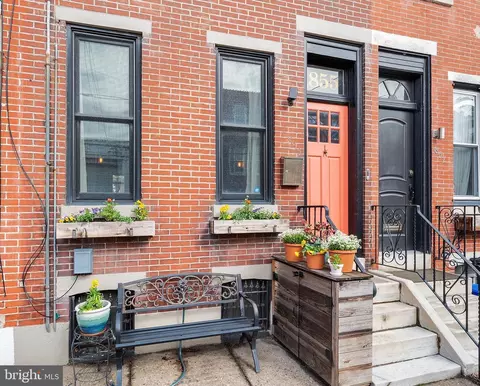 855 Moyer St, Philadelphia, PA 19125