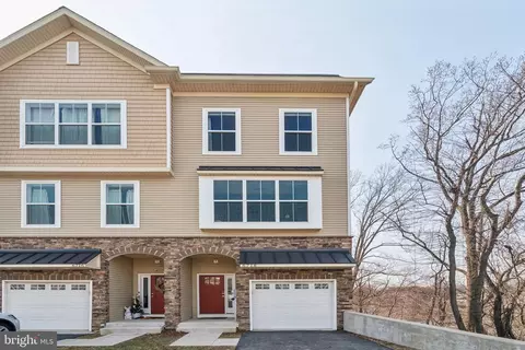 6718 Cinnaminson Ct, Philadelphia, PA 19128