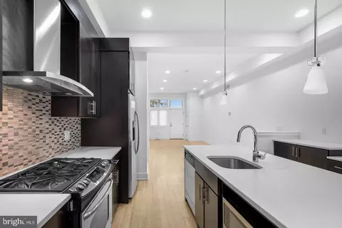 412 N Front St #30, Philadelphia, PA 19123