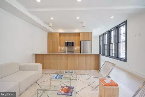 1921 Green St #3, Philadelphia, PA 19130