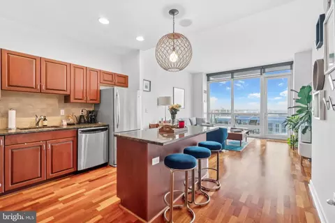 901 N Penn St #F1107, Philadelphia, PA 19123